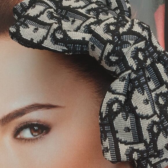 Women's Black White Gray Bow Hair Pin Clip Formal Casual Fashion Accessory Gift - Picture 3 of 3